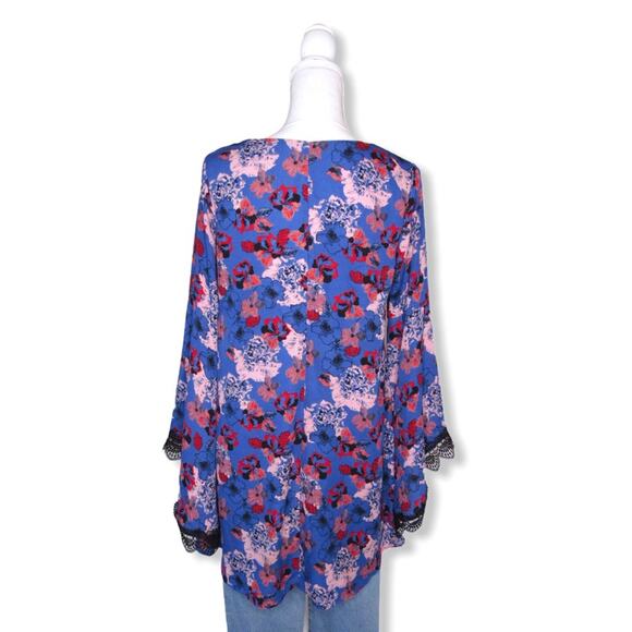 Astr Women's Lace Sleeve Tunic Top M Blue Pink Floral Bell Sleeves Flowy Blouse - Picture 4 of 12